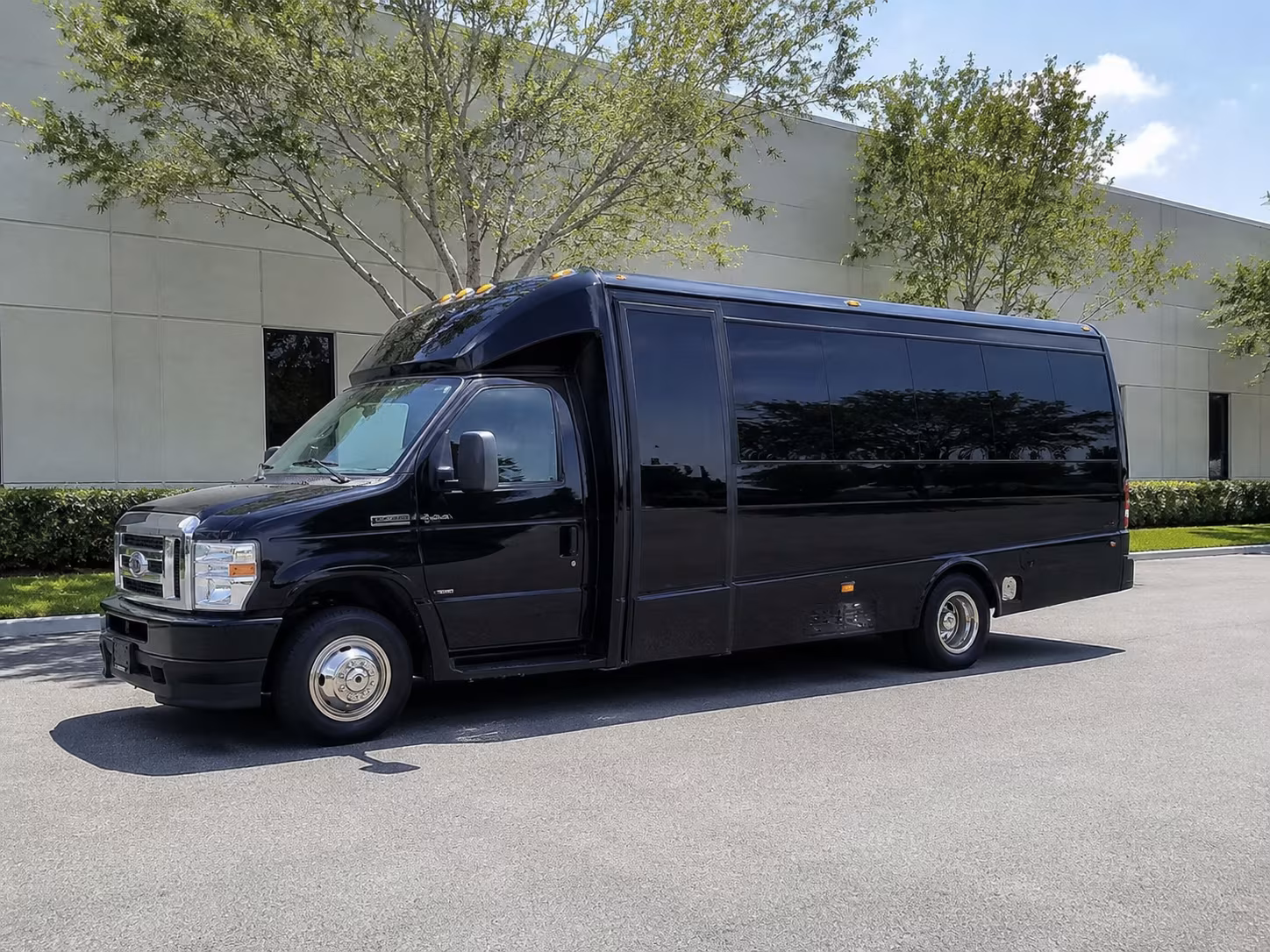 find a prom bus for wentworth by the sea and new castle venues