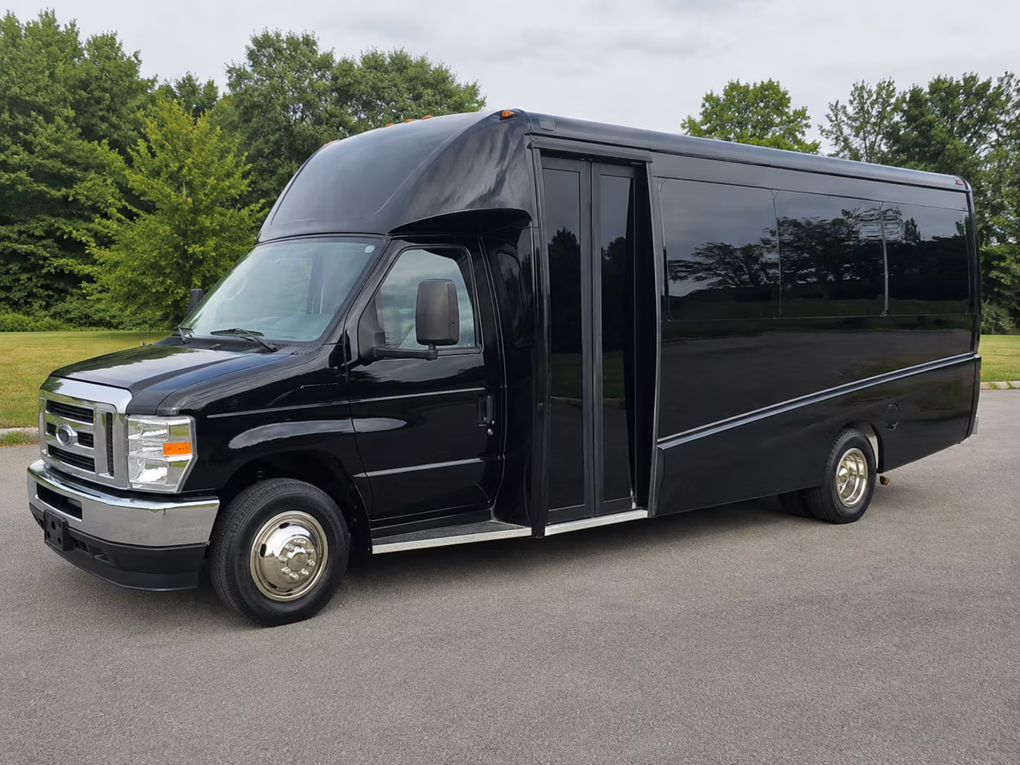 peabody comfortable charter bus rentals for peabody church groups