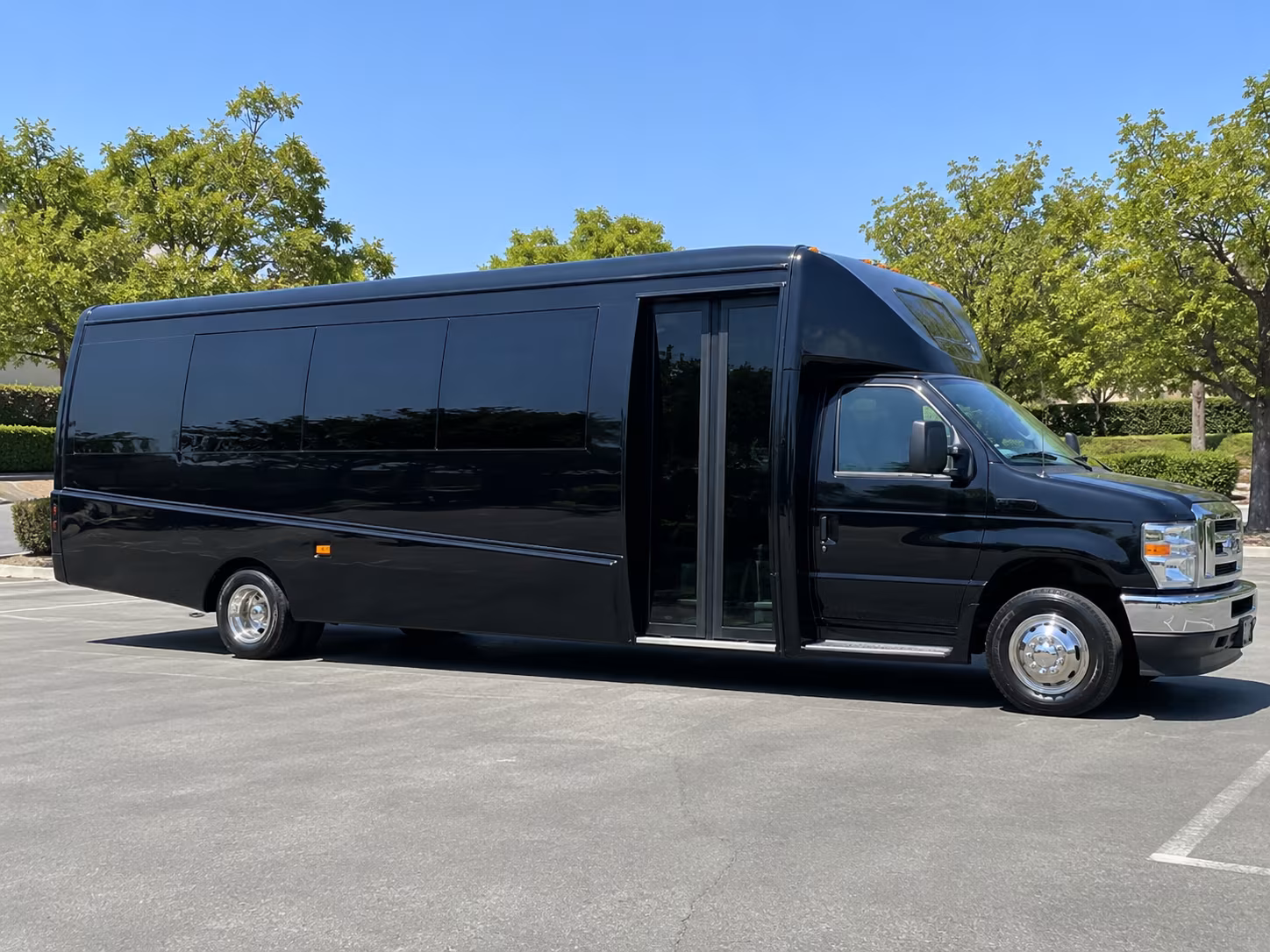 peabody sports team and sporting event charter bus rentals in peabody